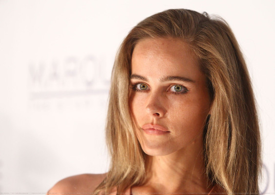Isabel Lucas pic #686622